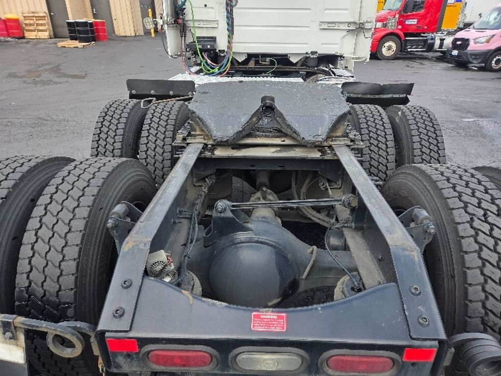 Day Cab Tractor-Heavy Duty Tractors-Volvo-2021-VNL64T300-Kent-WA-232,350\n\t\tmiles-$ 69,250 - Image 6