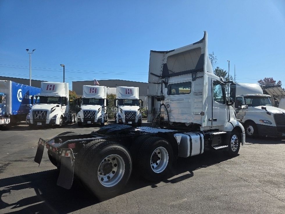Day Cab Tractor-Heavy Duty Tractors-Volvo-2021-VNL64T300-Kent-WA-232,715\n\t\tmiles-$ 69,000 - Image 7