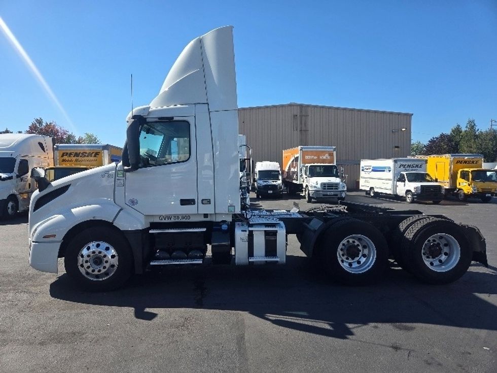 Day Cab Tractor-Heavy Duty Tractors-Volvo-2021-VNL64T300-Kent-WA-243,644\n\t\tmiles-$ 67,750 - Image 4