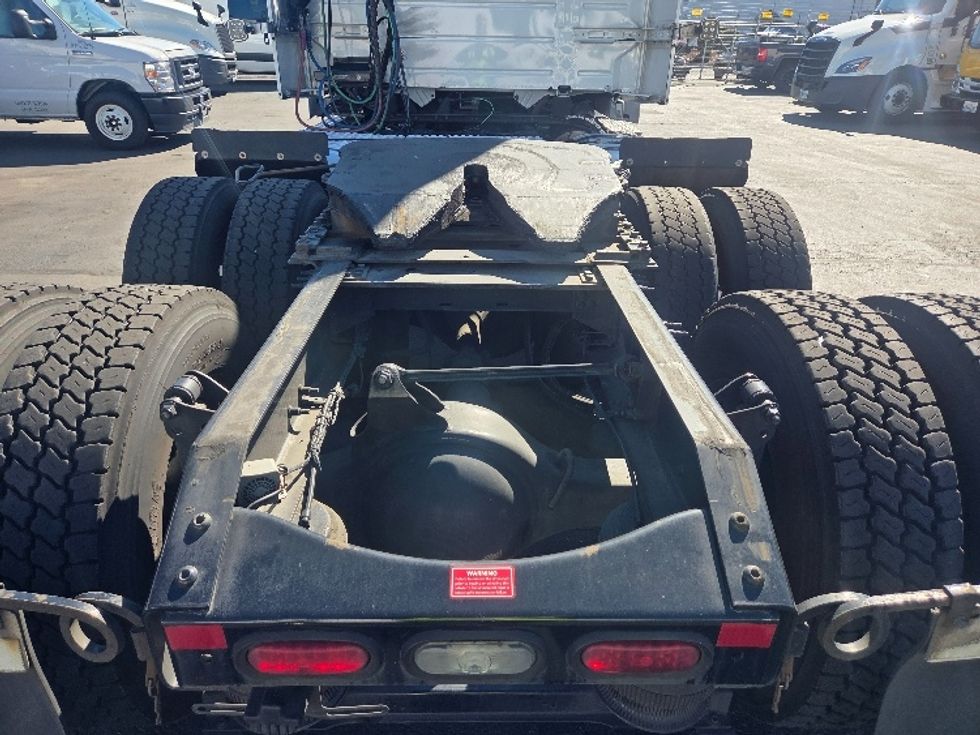 Day Cab Tractor-Heavy Duty Tractors-Volvo-2021-VNL64T300-Kent-WA-243,644\n\t\tmiles-$ 67,750 - Image 6
