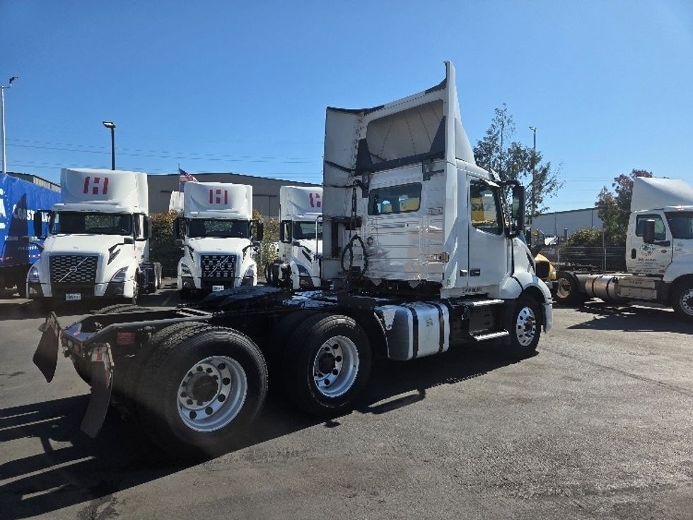 Day Cab Tractor-Heavy Duty Tractors-Volvo-2021-VNL64T300-Kent-WA-243,644\n\t\tmiles-$ 67,750 - Image 7