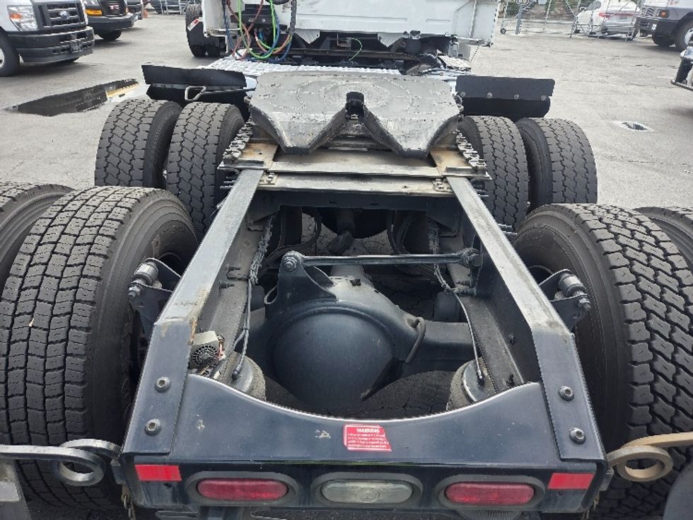 Day Cab Tractor-Heavy Duty Tractors-Volvo-2021-VNL64T300-Kent-WA-243,883\n\t\tmiles-$ 67,750 - Image 6