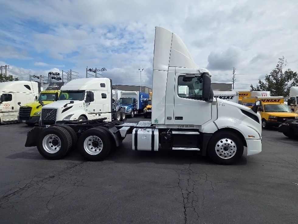 Day Cab Tractor-Heavy Duty Tractors-Volvo-2021-VNL64T300-Kent-WA-243,883\n\t\tmiles-$ 67,750 - Image 8
