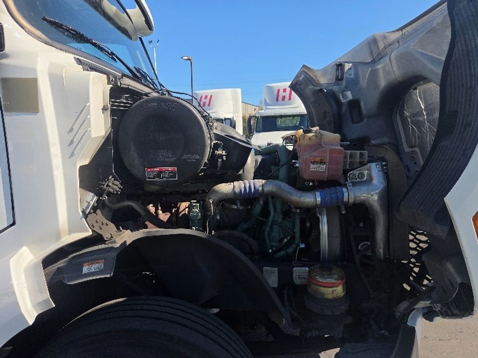 Day Cab Tractor-Heavy Duty Tractors-Volvo-2021-VNL64T300-Kent-WA-261,246\n\t\tmiles-$ 60,750 - Image 15
