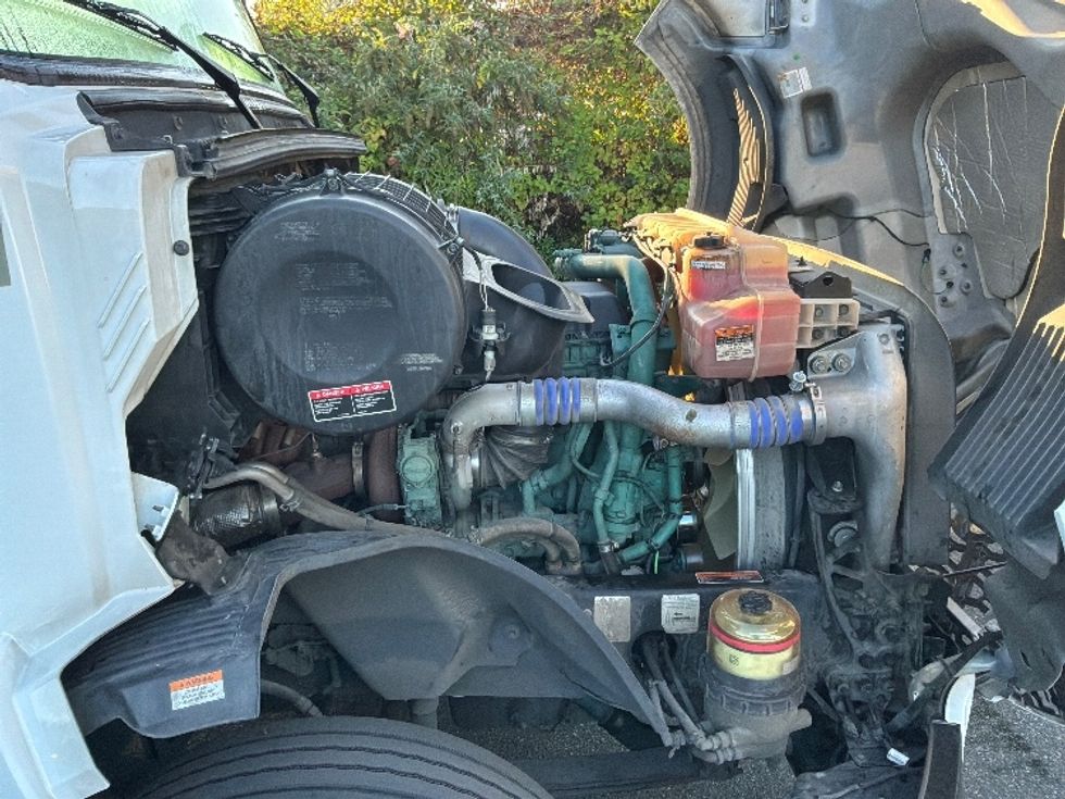 Day Cab Tractor-Heavy Duty Tractors-Volvo-2021-VNL64T300-Tukwila-WA-213,212\n\t\tmiles-$ 70,500 - Image 15