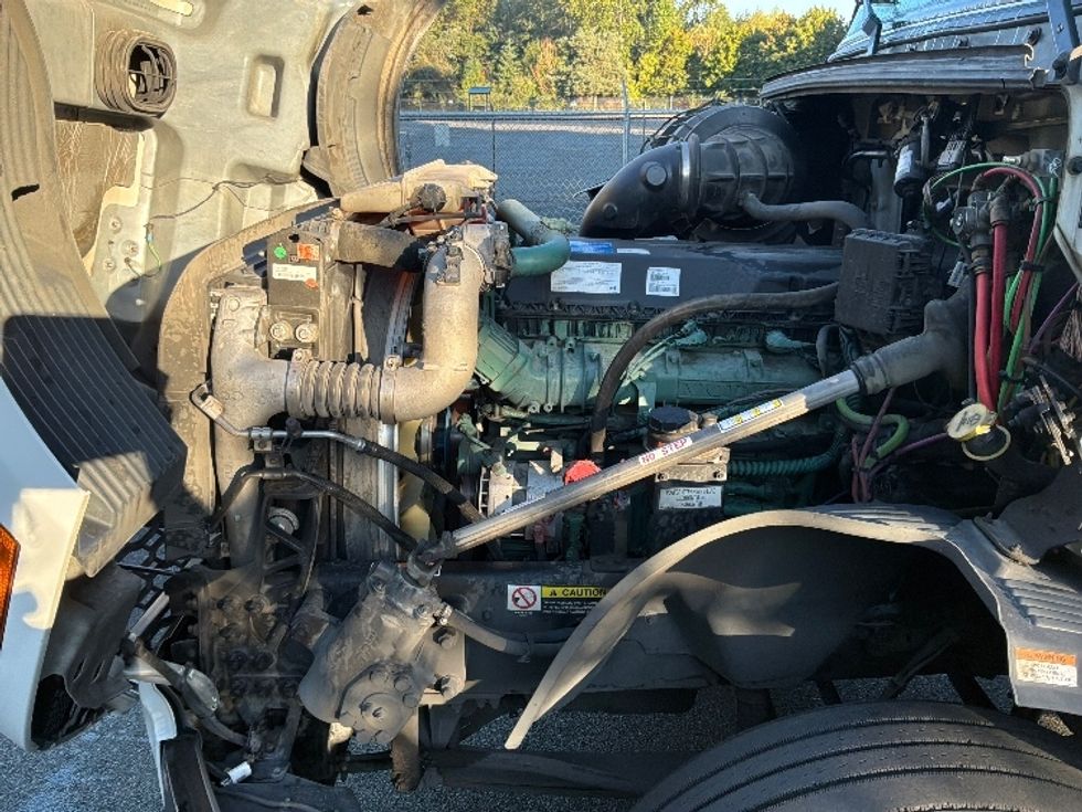 Day Cab Tractor-Heavy Duty Tractors-Volvo-2021-VNL64T300-Tukwila-WA-213,212\n\t\tmiles-$ 70,500 - Image 16
