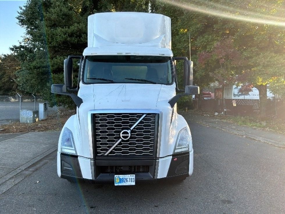 Day Cab Tractor-Heavy Duty Tractors-Volvo-2021-VNL64T300-Tukwila-WA-213,212\n\t\tmiles-$ 70,500 - Image 2