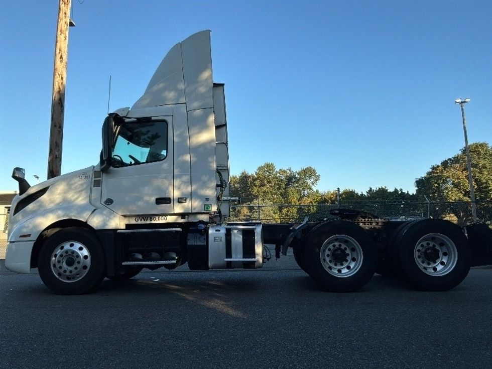 Day Cab Tractor-Heavy Duty Tractors-Volvo-2021-VNL64T300-Tukwila-WA-213,212\n\t\tmiles-$ 70,500 - Image 4