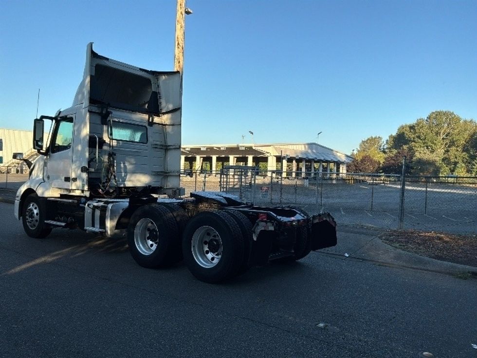 Day Cab Tractor-Heavy Duty Tractors-Volvo-2021-VNL64T300-Tukwila-WA-213,212\n\t\tmiles-$ 70,500 - Image 5