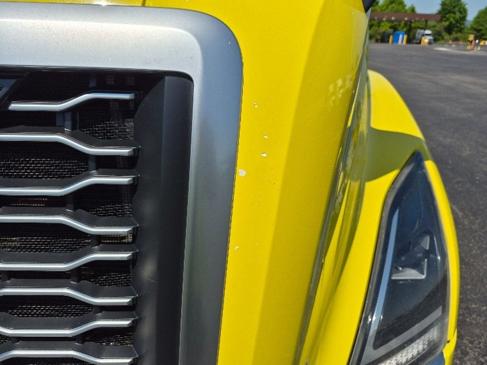 Day Cab Tractor-Heavy Duty Tractors-Volvo-2021-VNL64T300-White Deer-PA-537,081\n\t\tmiles-$ 37,500 - Image 17