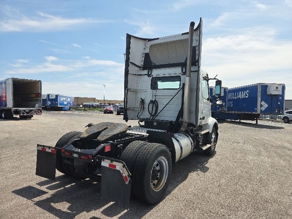 Day Cab Tractor-Heavy Duty Tractors-Volvo-2021-VNR42300-Kansas City-MO-217,721\n\t\tmiles-$ 36,250 - Image 7