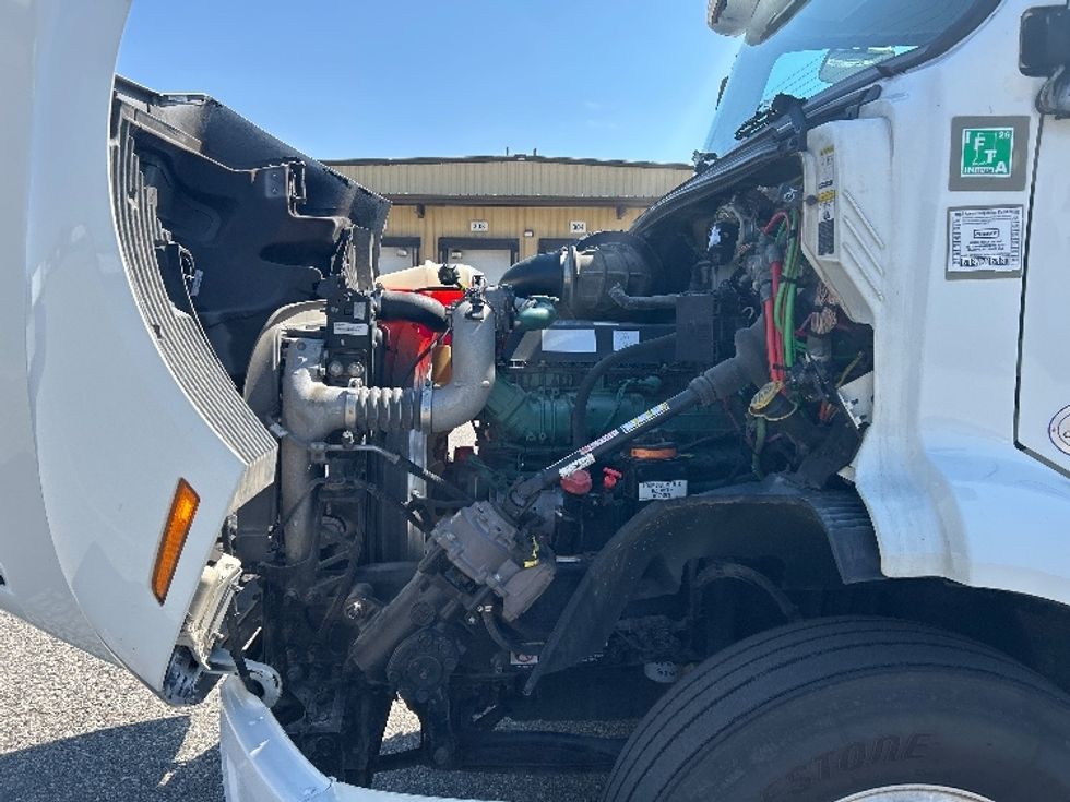 Day Cab Tractor-Heavy Duty Tractors-Volvo-2021-VNR64300-Amarillo-TX-534,396\n\t\tmiles-$ 38,250 - Image 16