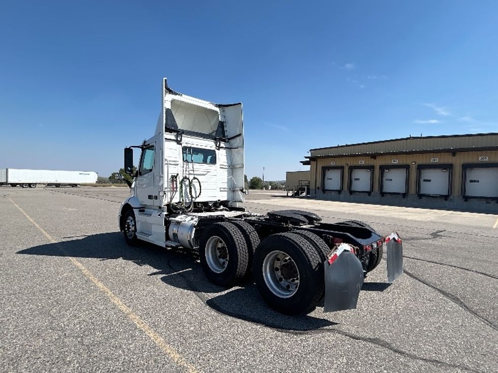 Day Cab Tractor-Heavy Duty Tractors-Volvo-2021-VNR64300-Amarillo-TX-534,396\n\t\tmiles-$ 38,250 - Image 5