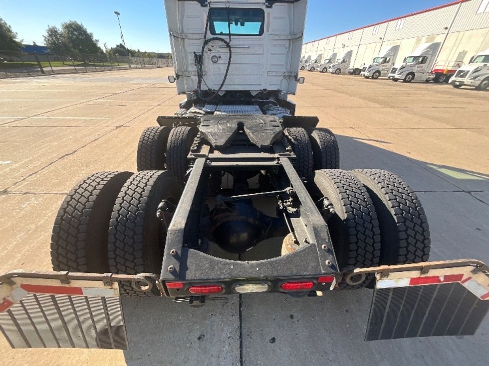 Day Cab Tractor-Heavy Duty Tractors-Volvo-2021-VNR64300-East Chicago-IN-466,057\n\t\tmiles-$ 44,250 - Image 6