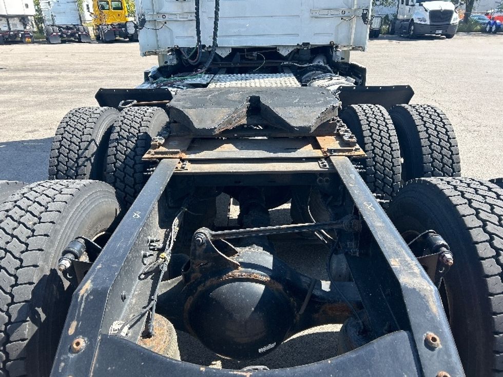 Day Cab Tractor-Heavy Duty Tractors-Volvo-2021-VNR64300-East Chicago-IN-492,665\n\t\tmiles-$ 41,750 - Image 6