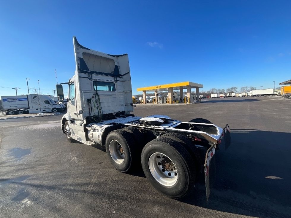 Day Cab Tractor-Heavy Duty Tractors-Volvo-2021-VNR64300-East Chicago-IN-507,716\n\t\tmiles-$ 53,500 - Image 5