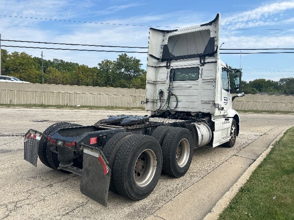 Day Cab Tractor-Heavy Duty Tractors-Volvo-2021-VNR64300-East Chicago-IN-516,367\n\t\tmiles-$ 39,500 - Image 7