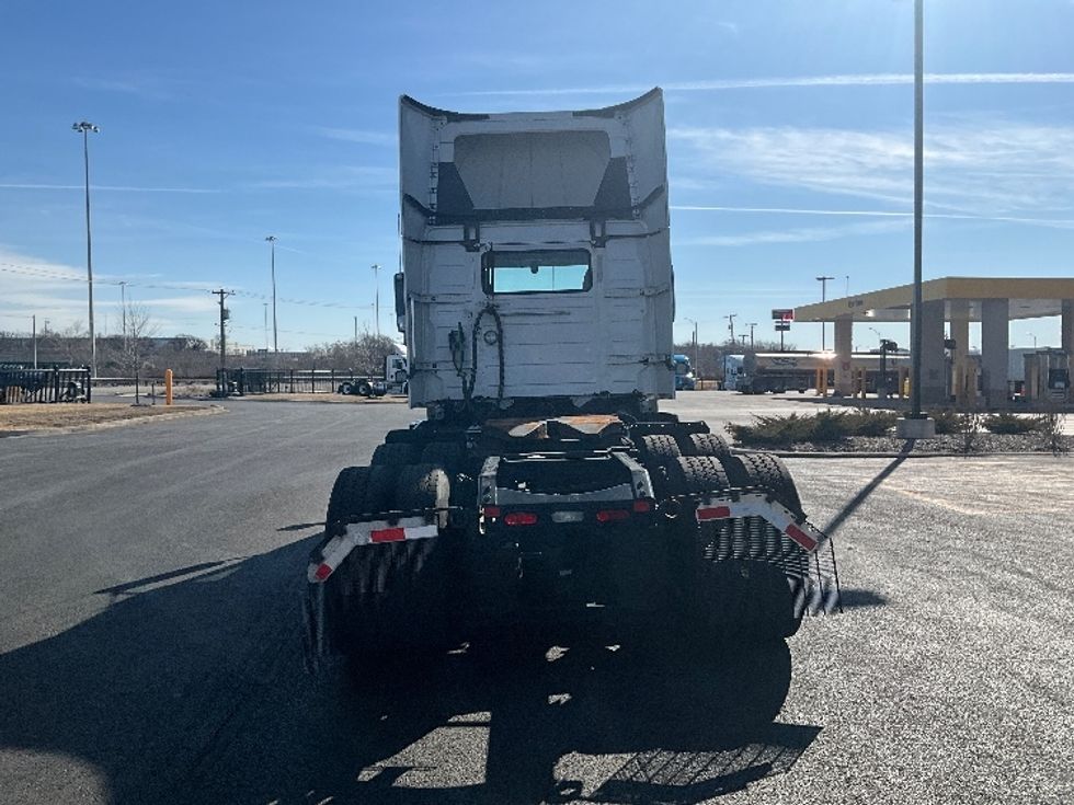 Day Cab Tractor-Heavy Duty Tractors-Volvo-2021-VNR64300-East Chicago-IN-531,232\n\t\tmiles-$ 37,000 - Image 6