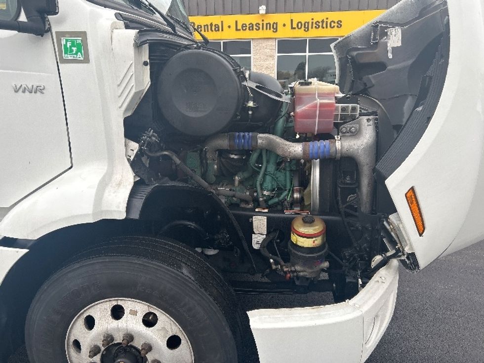 Day Cab Tractor-Heavy Duty Tractors-Volvo-2021-VNR64300-East Chicago-IN-532,733\n\t\tmiles-$ 36,750 - Image 15