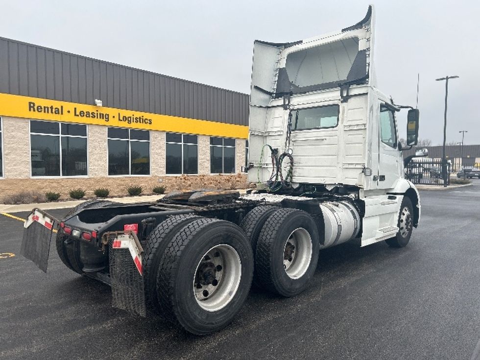 Day Cab Tractor-Heavy Duty Tractors-Volvo-2021-VNR64300-East Chicago-IN-532,733\n\t\tmiles-$ 36,750 - Image 7