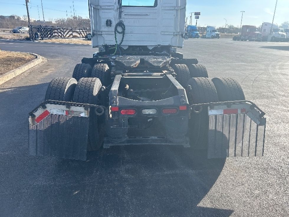 Day Cab Tractor-Heavy Duty Tractors-Volvo-2021-VNR64300-East Chicago-IN-564,632\n\t\tmiles-$ 33,750 - Image 6