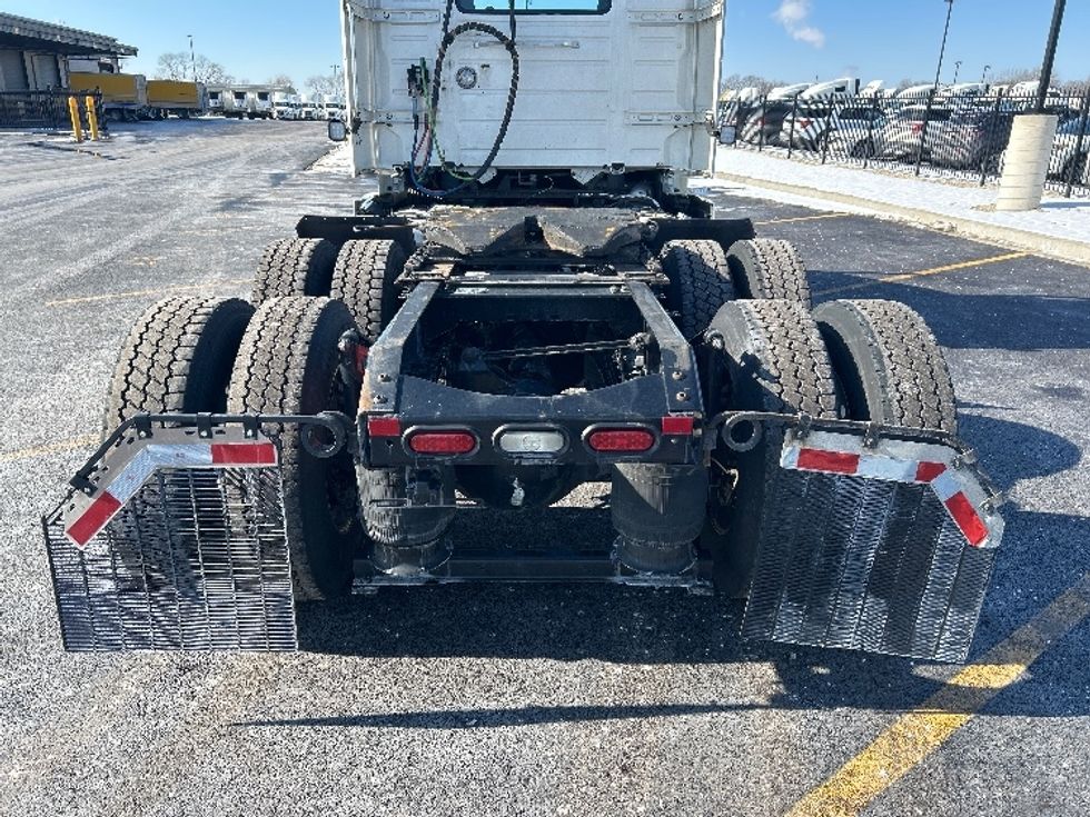 Day Cab Tractor-Heavy Duty Tractors-Volvo-2021-VNR64300-East Chicago-IN-567,810\n\t\tmiles-$ 33,250 - Image 6