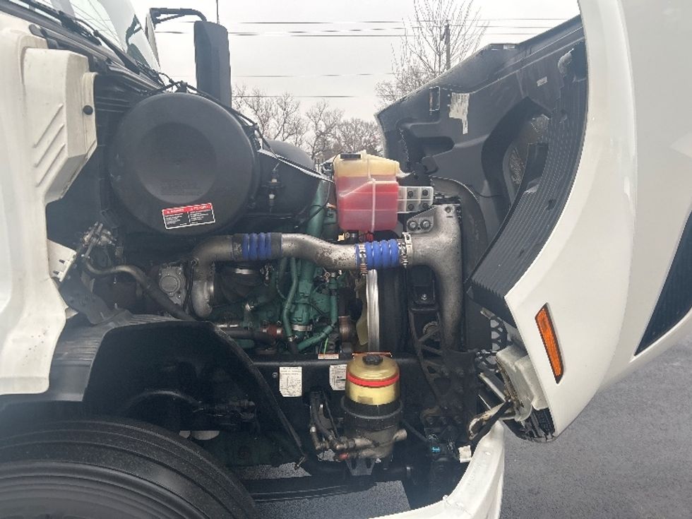 Day Cab Tractor-Heavy Duty Tractors-Volvo-2021-VNR64300-East Chicago-IN-569,464\n\t\tmiles-$ 33,250 - Image 15