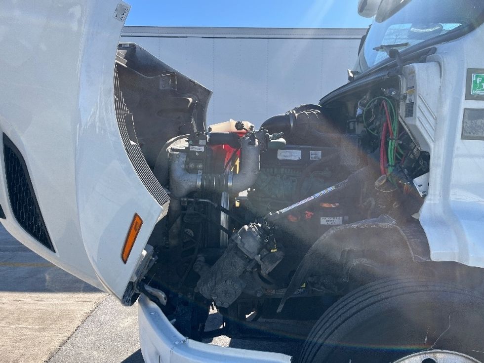 Day Cab Tractor-Heavy Duty Tractors-Volvo-2021-VNR64300-East Chicago-IN-594,212\n\t\tmiles-$ 30,750 - Image 14