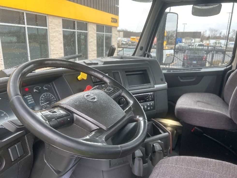 Day Cab Tractor-Heavy Duty Tractors-Volvo-2021-VNR64300-East Chicago-IN-598,078\n\t\tmiles-$ 30,250 - Image 8