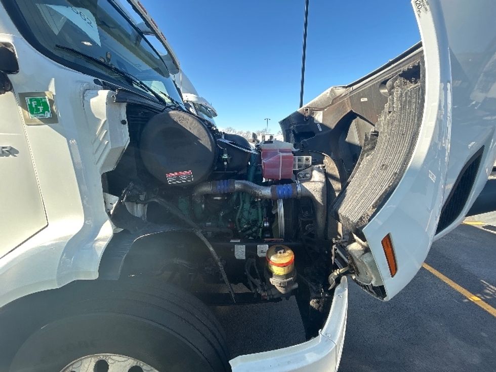 Day Cab Tractor-Heavy Duty Tractors-Volvo-2021-VNR64300-East Chicago-IN-599,303\n\t\tmiles-$ 30,250 - Image 13