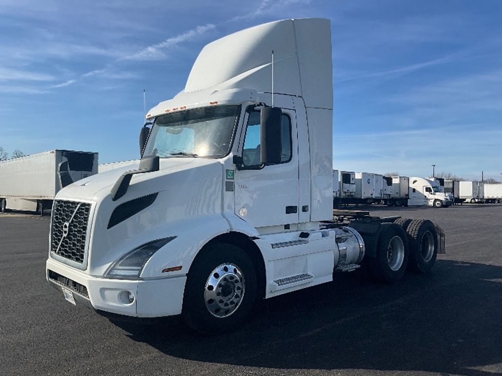 Day Cab Tractor-Heavy Duty Tractors-Volvo-2021-VNR64300-East Chicago-IN-623,493\n\t\tmiles-$ 29,000 - Image 3