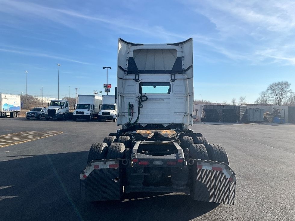 Day Cab Tractor-Heavy Duty Tractors-Volvo-2021-VNR64300-East Chicago-IN-634,082\n\t\tmiles-$ 29,000 - Image 6