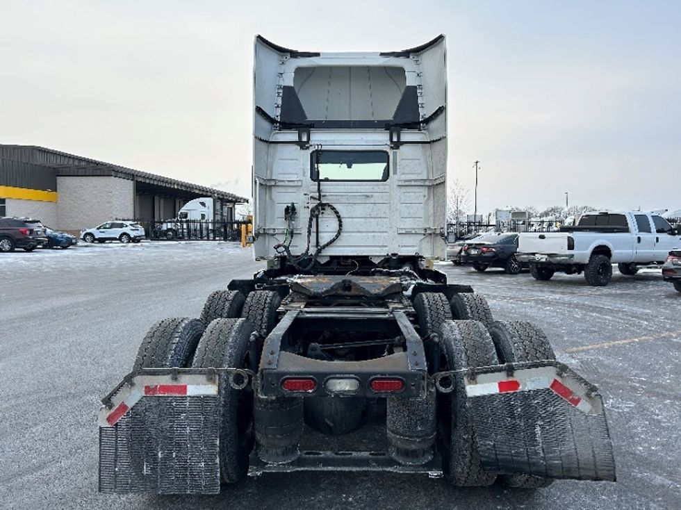 Day Cab Tractor-Heavy Duty Tractors-Volvo-2021-VNR64300-East Chicago-IN-658,711\n\t\tmiles-$ 29,000 - Image 5