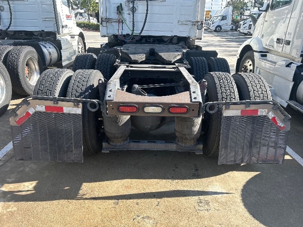 Day Cab Tractor-Heavy Duty Tractors-Volvo-2021-VNR64300-Fontana-CA-498,225\n\t\tmiles-$ 44,000 - Image 5