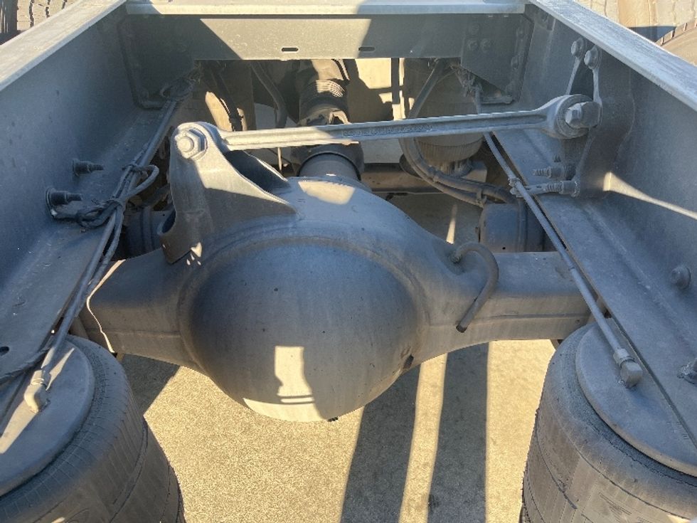 Day Cab Tractor-Heavy Duty Tractors-Volvo-2021-VNR64300-Fontana-CA-499,323\n\t\tmiles-$ 44,500 - Image 6