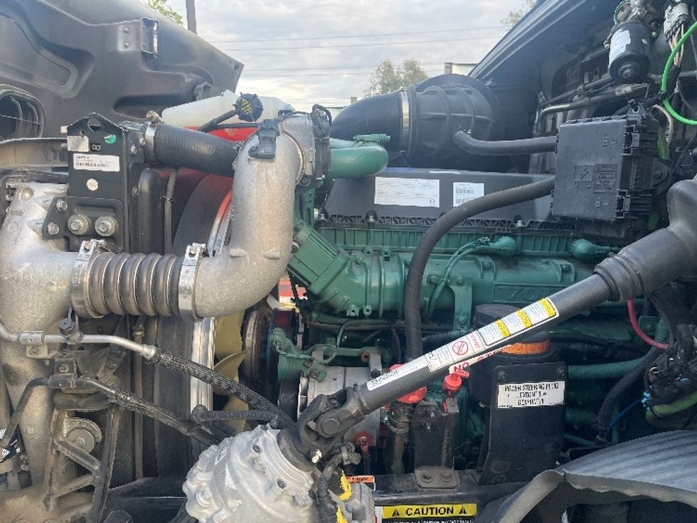 Day Cab Tractor-Heavy Duty Tractors-Volvo-2021-VNR64300-Fontana-CA-508,913\n\t\tmiles-$ 43,500 - Image 16