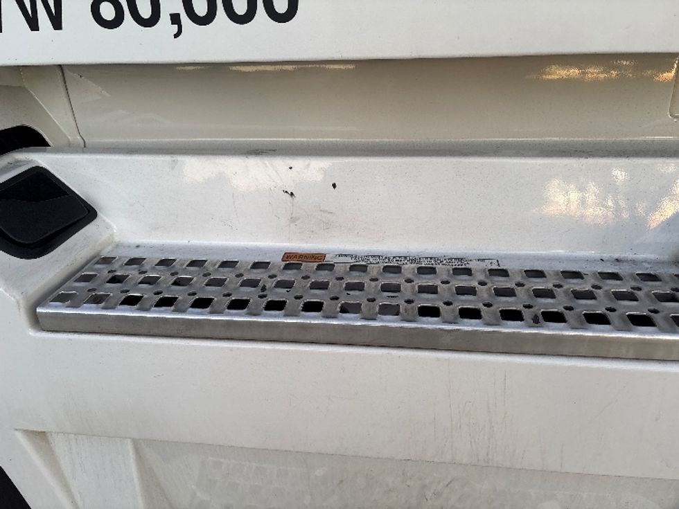 Day Cab Tractor-Heavy Duty Tractors-Volvo-2021-VNR64300-Fontana-CA-537,369\n\t\tmiles-$ 39,750 - Image 20