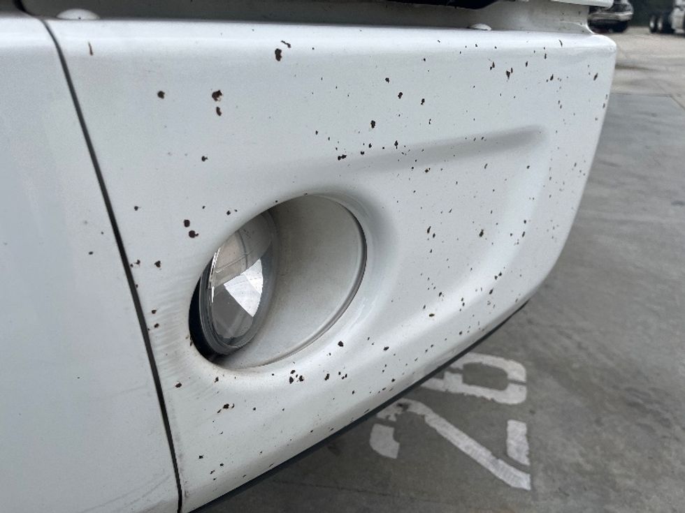 Day Cab Tractor-Heavy Duty Tractors-Volvo-2021-VNR64300-Fontana-CA-537,369\n\t\tmiles-$ 39,750 - Image 21