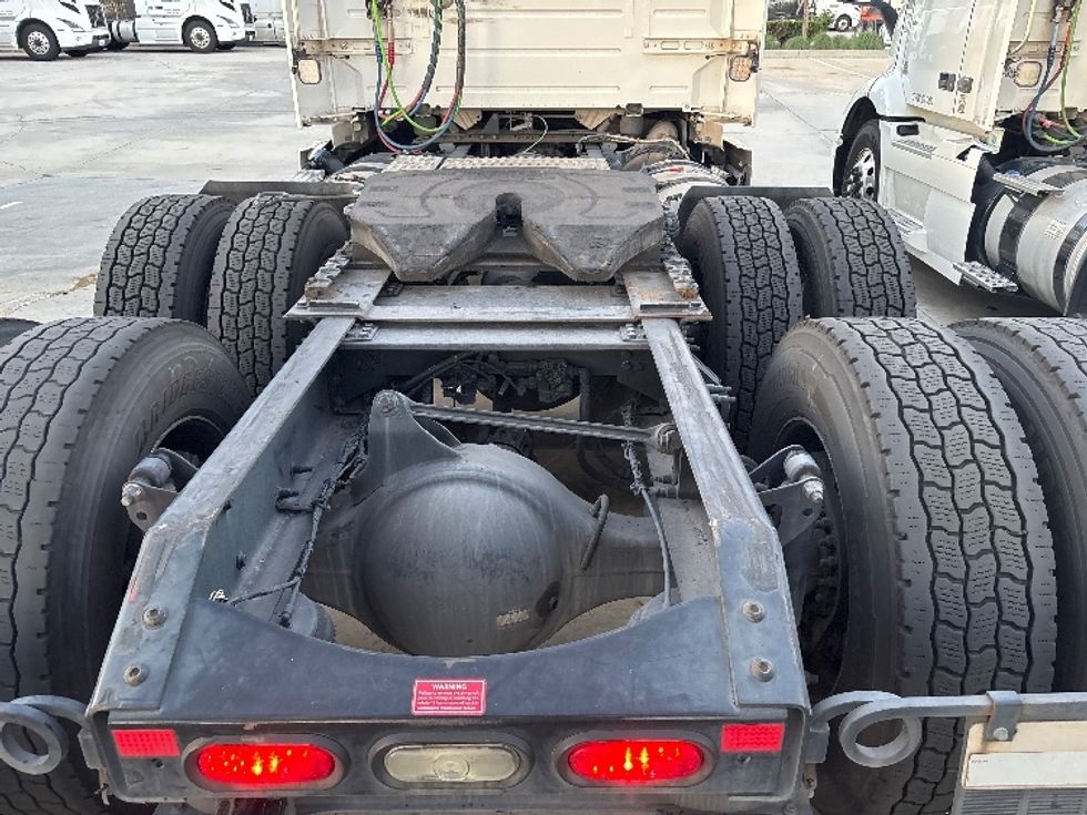 Day Cab Tractor-Heavy Duty Tractors-Volvo-2021-VNR64300-Fontana-CA-537,369\n\t\tmiles-$ 39,750 - Image 6