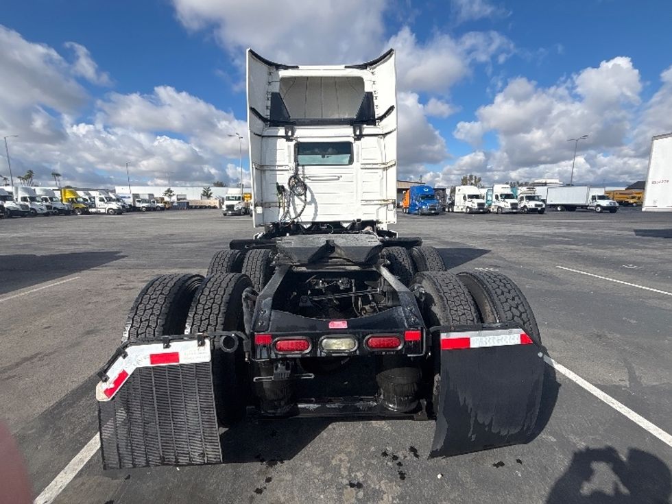 Day Cab Tractor-Heavy Duty Tractors-Volvo-2021-VNR64300-Fontana-CA-537,676\n\t\tmiles-$ 38,750 - Image 6