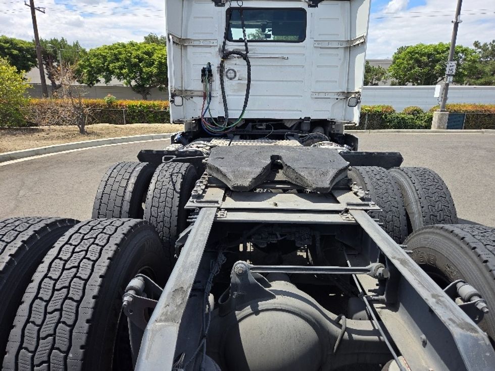 Day Cab Tractor-Heavy Duty Tractors-Volvo-2021-VNR64300-Fontana-CA-539,519\n\t\tmiles-$ 39,000 - Image 6