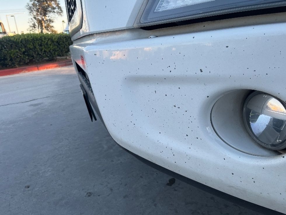 Day Cab Tractor-Heavy Duty Tractors-Volvo-2021-VNR64300-Fontana-CA-572,545\n\t\tmiles-$ 36,000 - Image 20