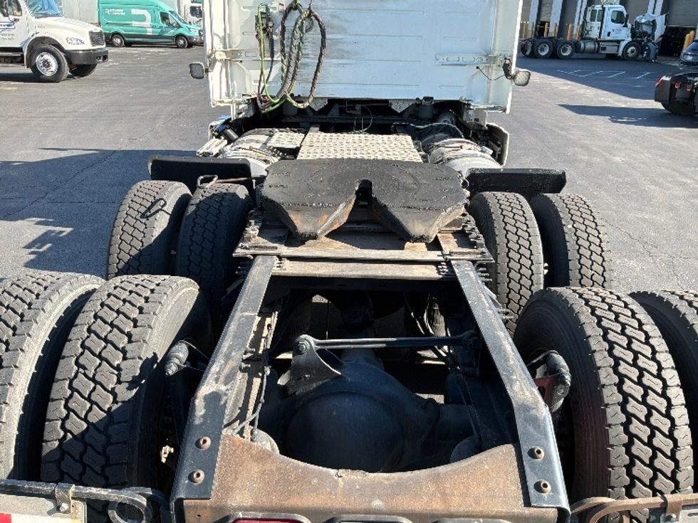 Day Cab Tractor-Heavy Duty Tractors-Volvo-2021-VNR64300-Harrisburg-PA-434,315\n\t\tmiles-$ 41,750 - Image 6