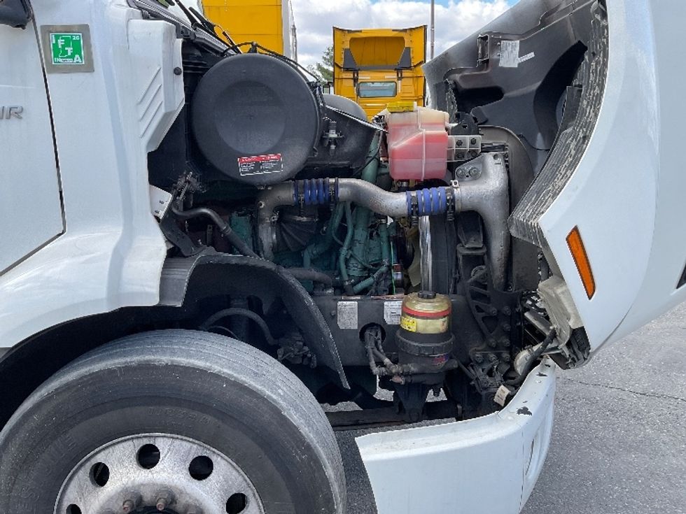 Day Cab Tractor-Heavy Duty Tractors-Volvo-2021-VNR64300-Harrisburg-PA-509,884\n\t\tmiles-$ 37,000 - Image 15