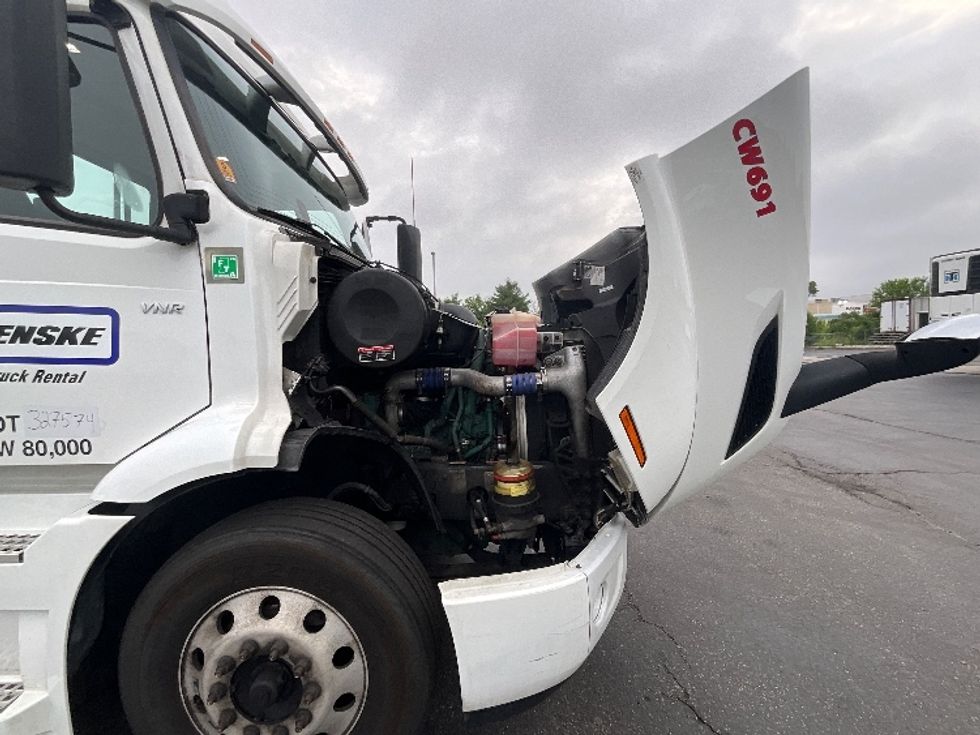 Day Cab Tractor-Heavy Duty Tractors-Volvo-2021-VNR64300-Harrisburg-PA-525,651\n\t\tmiles-$ 38,500 - Image 15