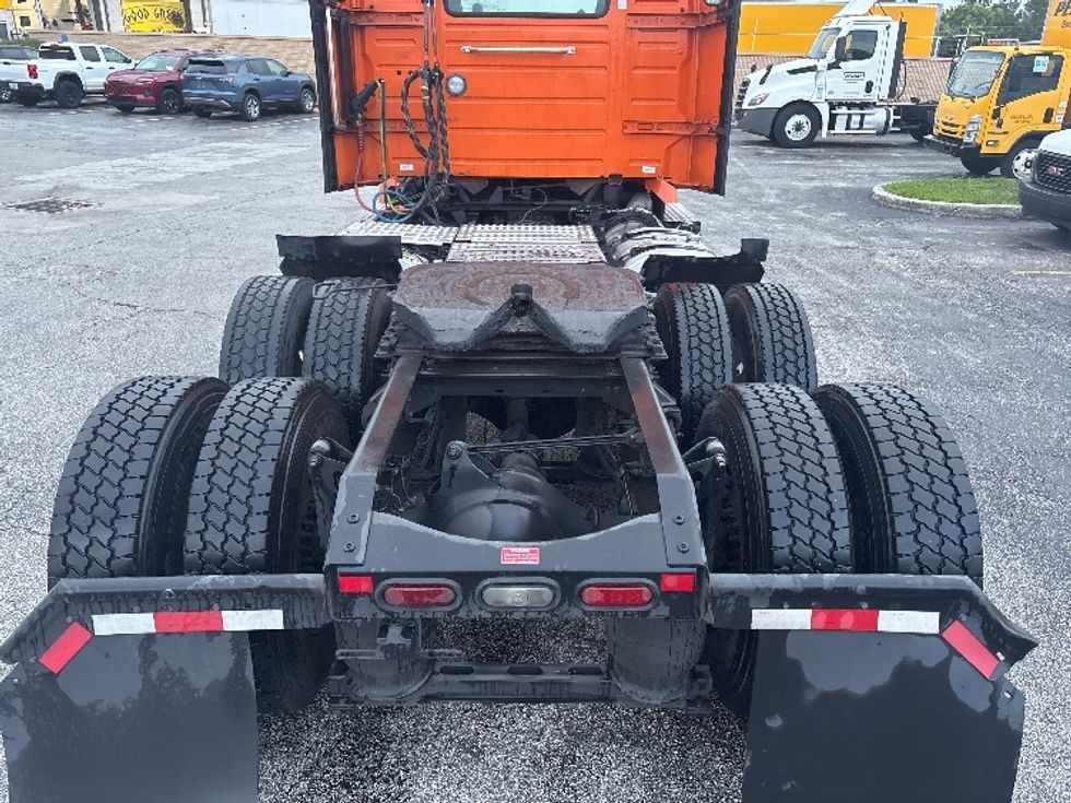 Day Cab Tractor-Heavy Duty Tractors-Volvo-2021-VNR64300-Ocala-FL-377,370\n\t\tmiles-$ 50,500 - Image 6