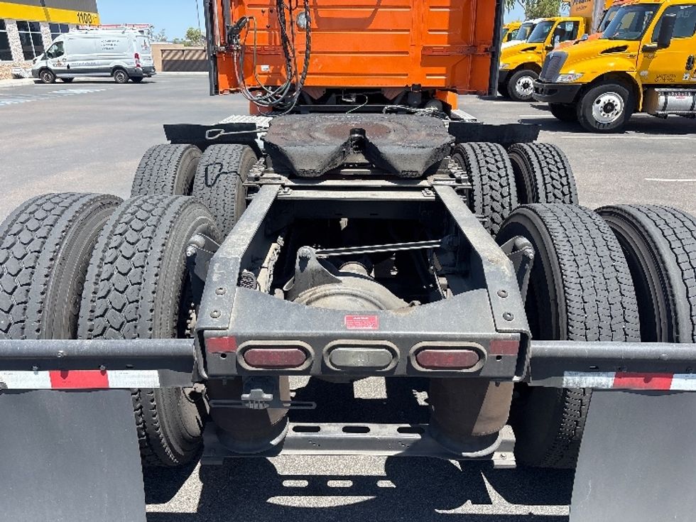 Day Cab Tractor-Heavy Duty Tractors-Volvo-2021-VNR64300-Phoenix-AZ-267,933\n\t\tmiles-$ 59,250 - Image 6