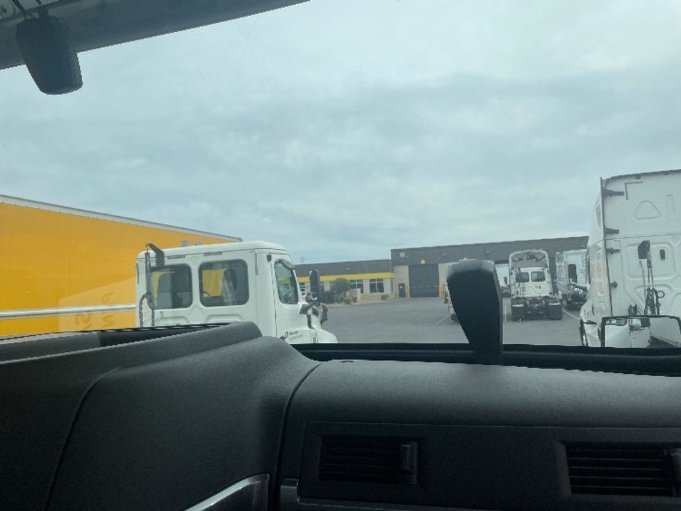 Day Cab Tractor-Heavy Duty Tractors-Volvo-2021-VNR64300-Phoenix-AZ-453,201\n\t\tmiles-$ 47,000 - Image 13