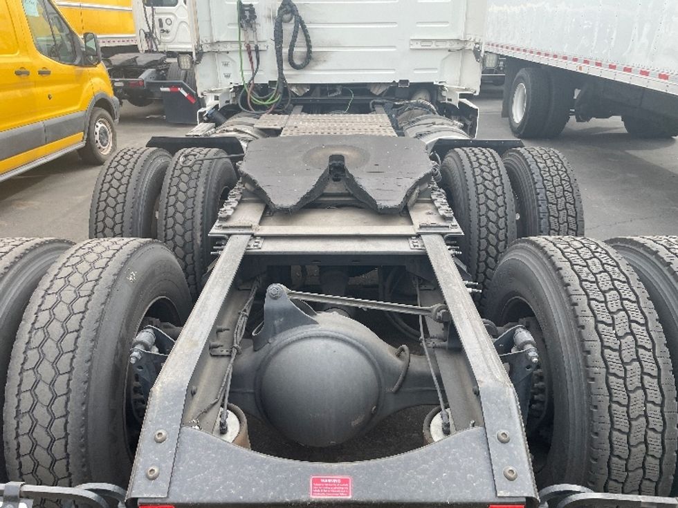 Day Cab Tractor-Heavy Duty Tractors-Volvo-2021-VNR64300-Phoenix-AZ-453,201\n\t\tmiles-$ 47,000 - Image 6