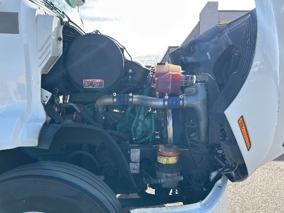 Day Cab Tractor-Heavy Duty Tractors-Volvo-2021-VNR64300-Phoenix-AZ-453,362\n\t\tmiles-$ 47,000 - Image 15